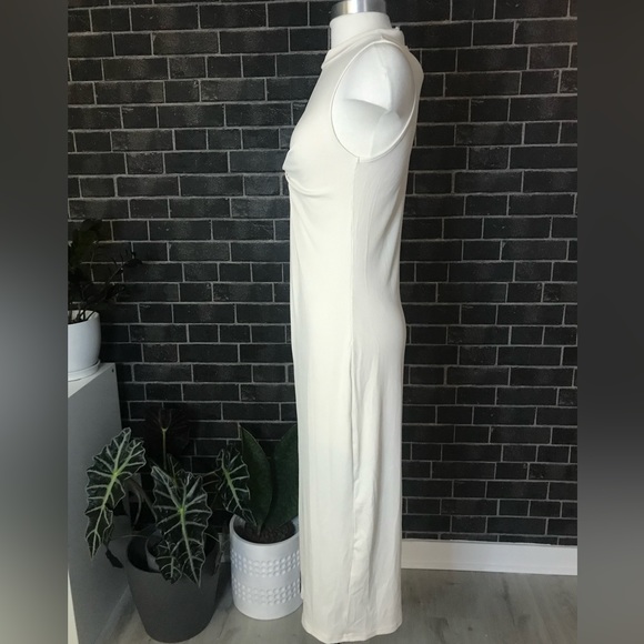 TWO TONE SPLIT MOCK NECK MAXI DRESS - Picture 5 of 11